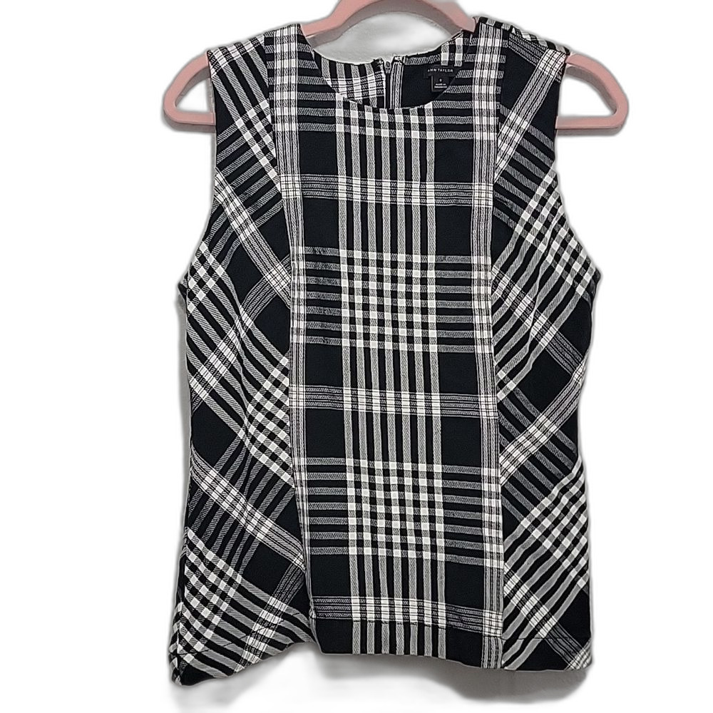 Ann Taylor Black and White Sleeveless Blouse